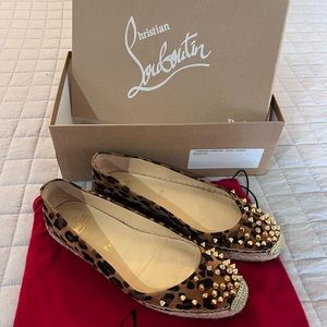 Christian Louboutin Aliochette Flat Veau Velours Rio. Size 36